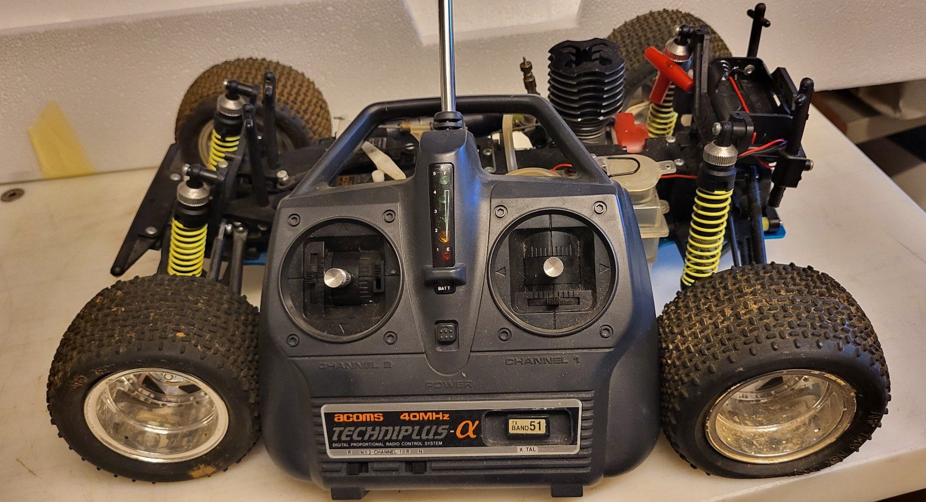 Modellismo RC: Ancienne voiture RC – Usato da Villars-sur-Glâne venduto da rifzari 8