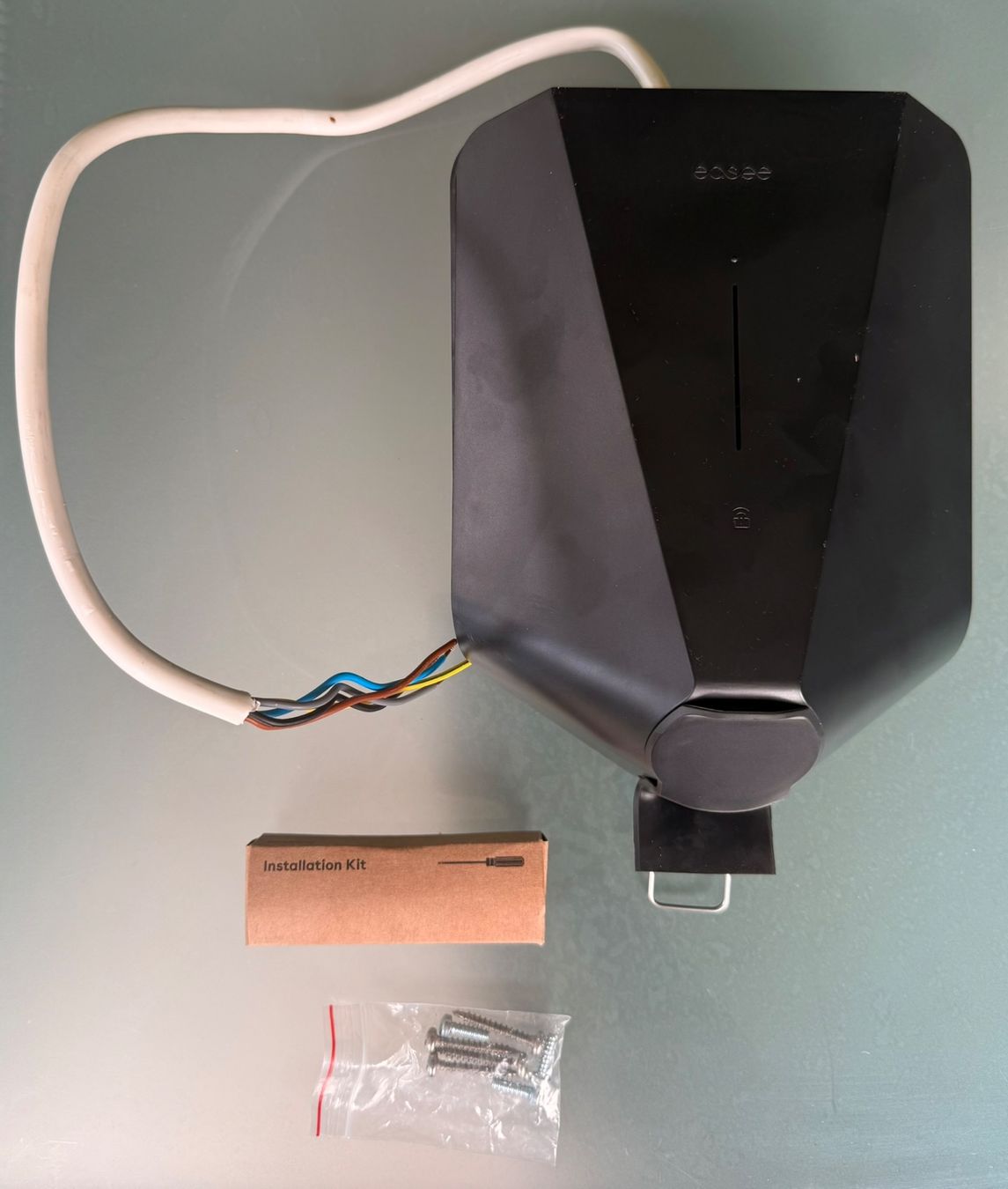 Chargeurs de batterie: Ladestation Easee Charge UP mit integriertem N RCD Schutz – D'occasion à Ebmatingen par 8Stefan8