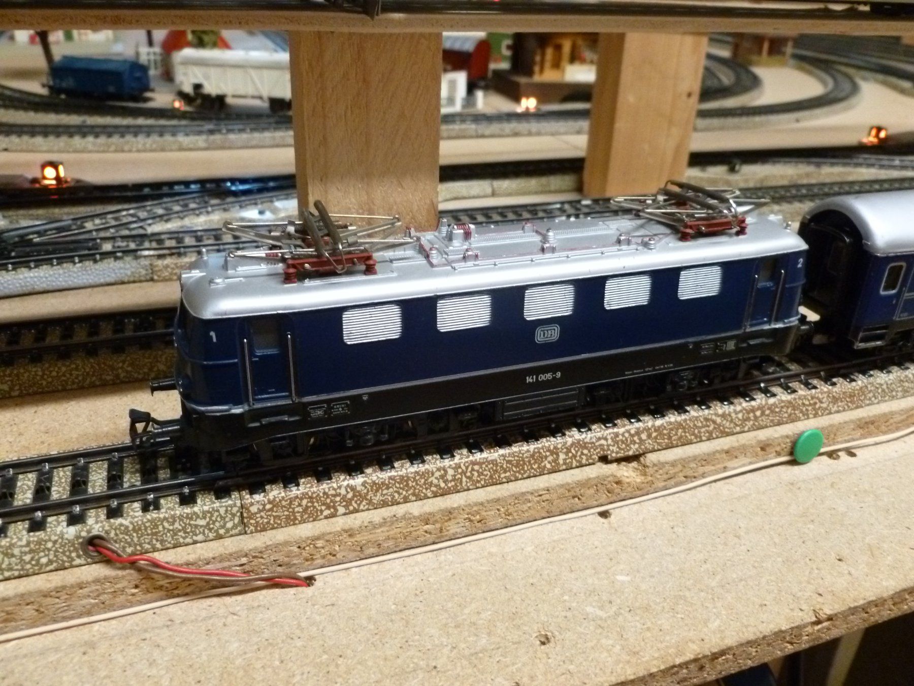 Märklin Modellini di ferrovie: blauer Schnellzug, mit Innenbeleuchtung – Usato da Oberbipp venduto da Vifu 2