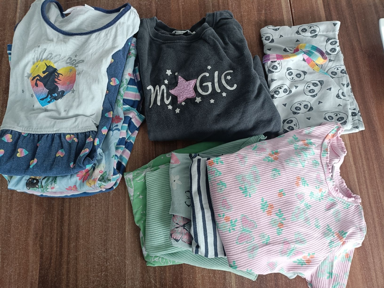 Lotti & Set di vestiti: Mädchen Kleider Set gr. 122 – Usato da Biberist venduto da Stylux01