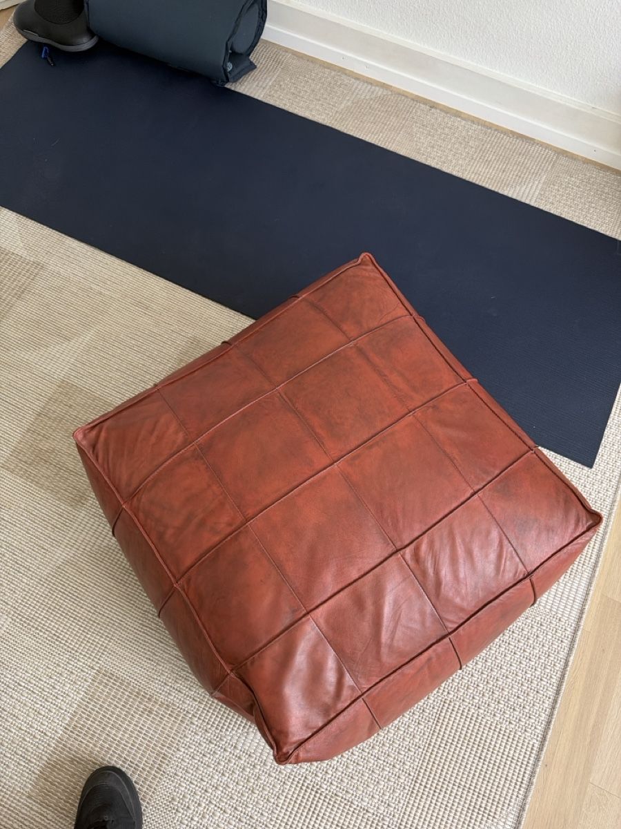Hocker: Luxurious quality leather red poufs – Neu (gemäss Beschreibung) aus Zürich von yer_mfk9 1