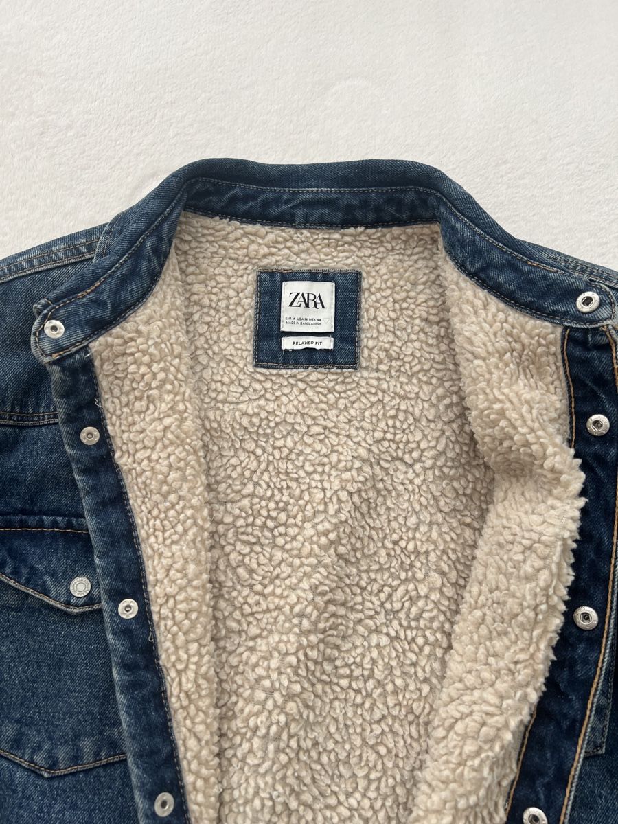 Zara Jacken: Übergangs Jeansjacke Zara mit Teddyfutter, Grösse M – Neu (gemäss Beschreibung) aus Lenzburg von jul_kk8x