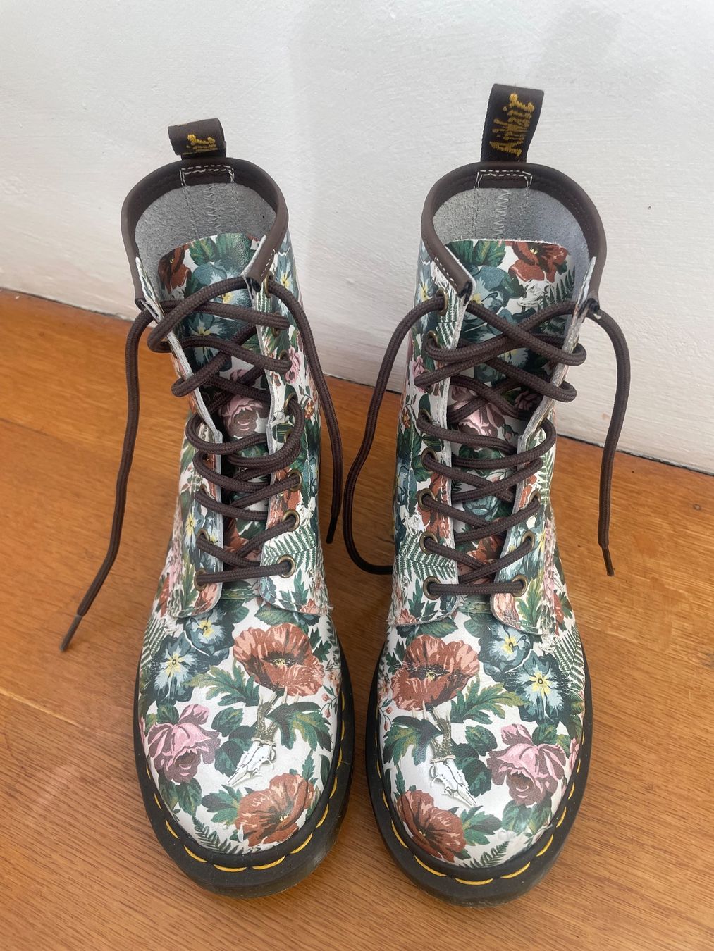 Dr. Martens Damenschuhe: Dr. Martens, Blumenmuster, 38 – Neu (gemäss Beschreibung) aus Zürich von san_z75z