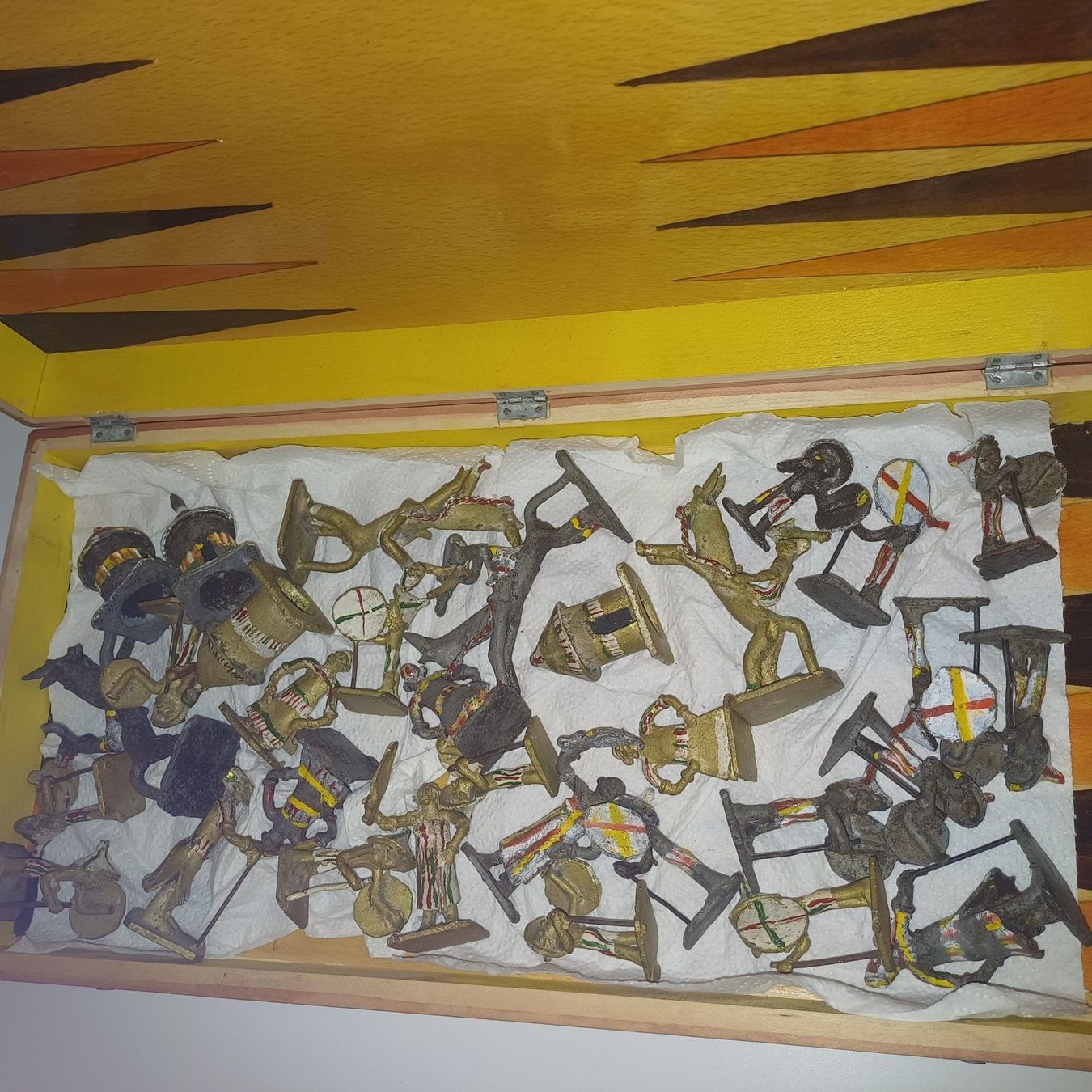 Spiele: Backgammon et jeu d'échecs Africain avec figurines! – Gebraucht aus Villeneuve VD von vog_yc5s 1