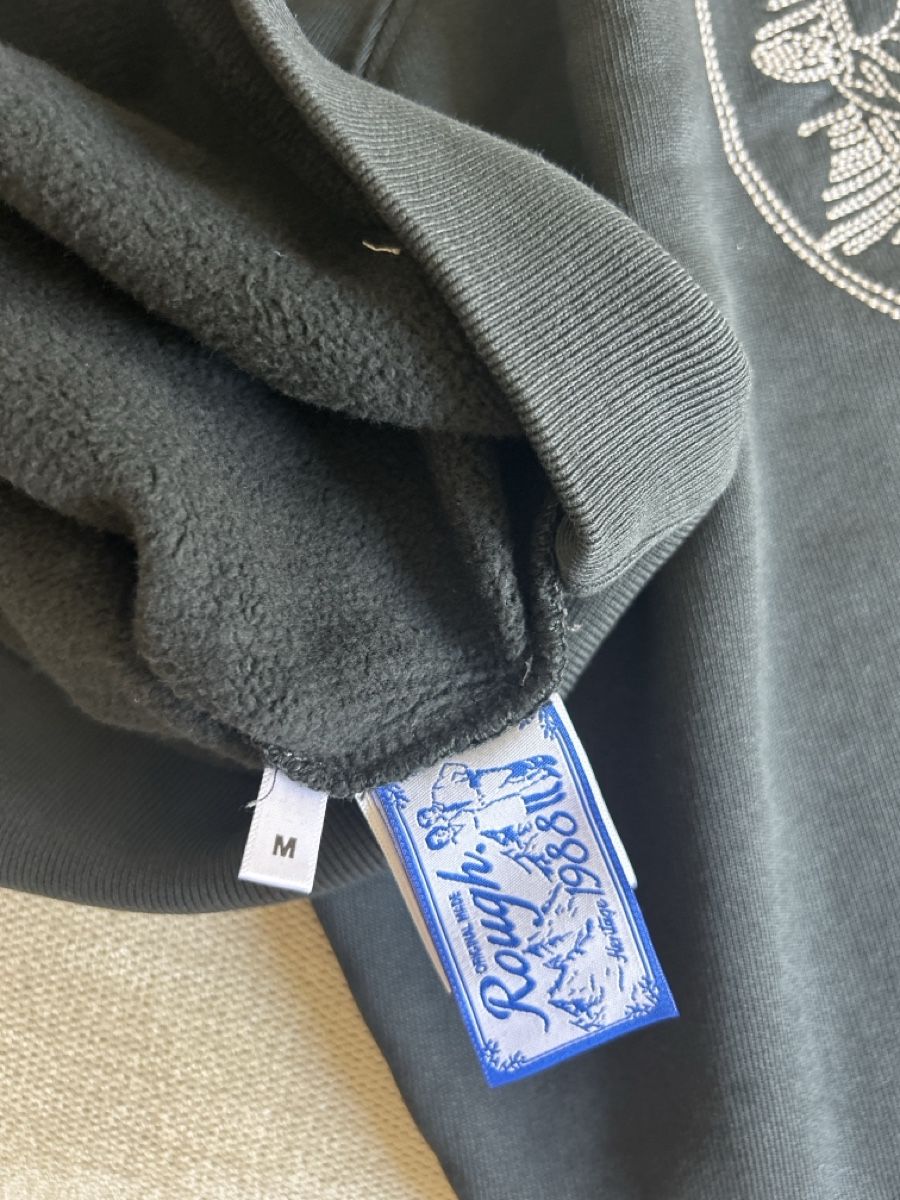 Maglioni & Felpe: ROUGH - Pullover dunkelgrau Grösse M NEU – Nuovo e nell'imballaggio originale da Stansstad venduto da Leruac 1