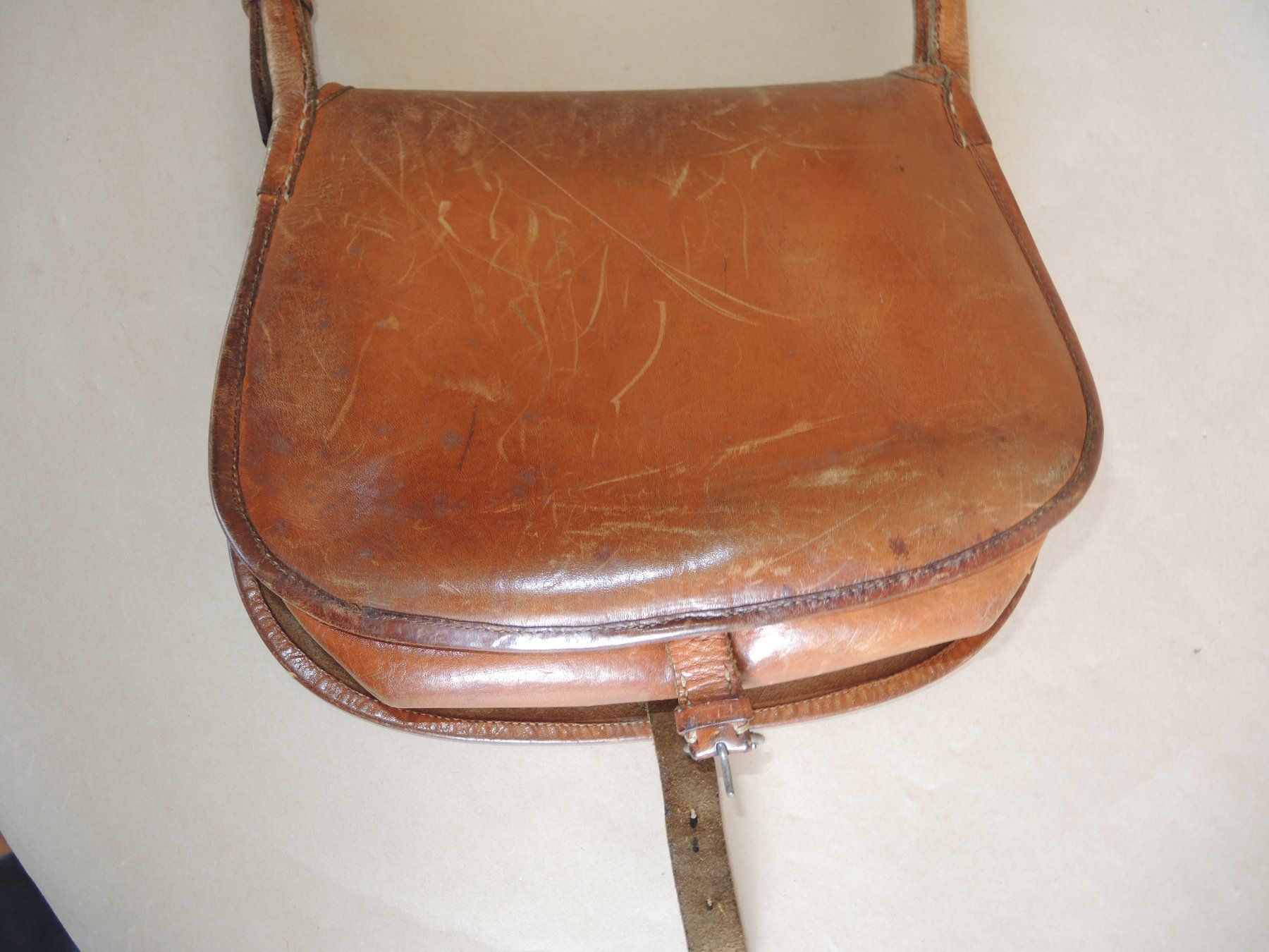 Taschen: Vintage Ledertasche  Umhängetasche  Echtleder – Gebraucht aus Rorschach von maeck8 4