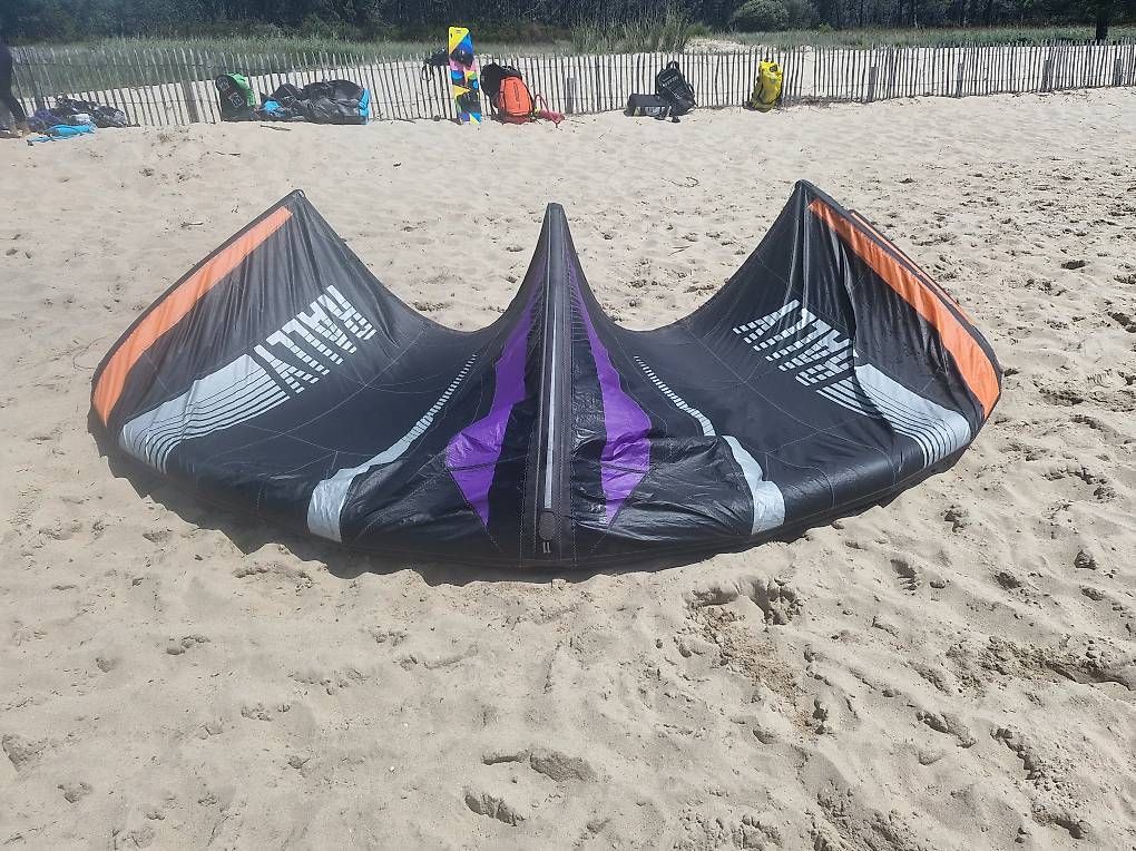 Aquilone: Kite Slingshot Rally 11m + Bar – Usato da Davos Platz venduto da lae_9qnc