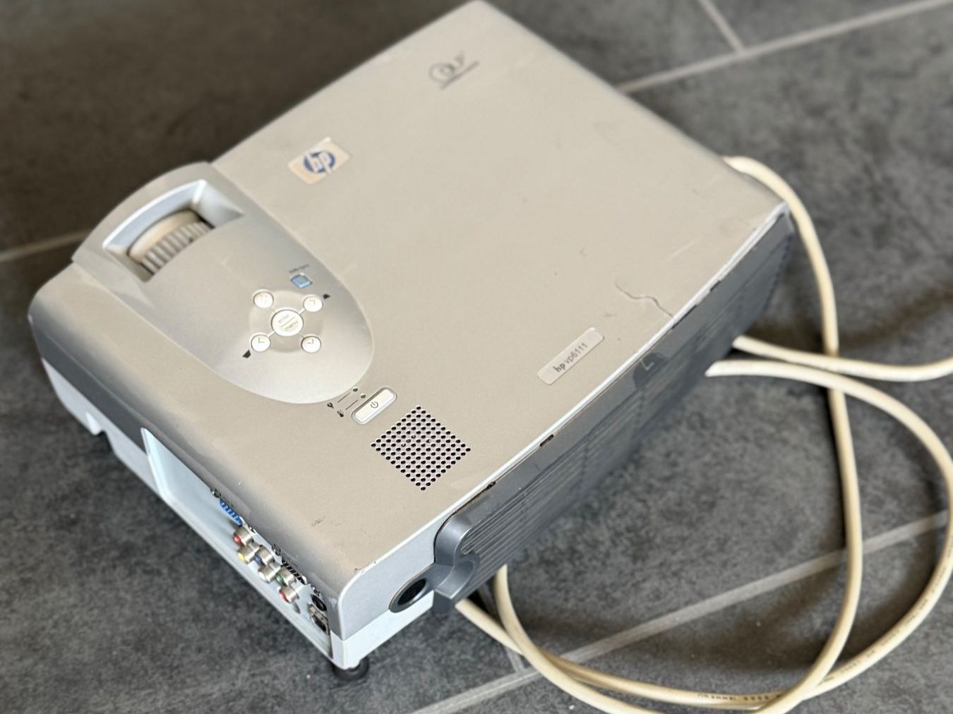 Hewlett Packard Videoprojektoren: HP VP6111 Projektor, Beamer, CRVSB-03H – Gebraucht aus Bubikon von Simbeli 1
