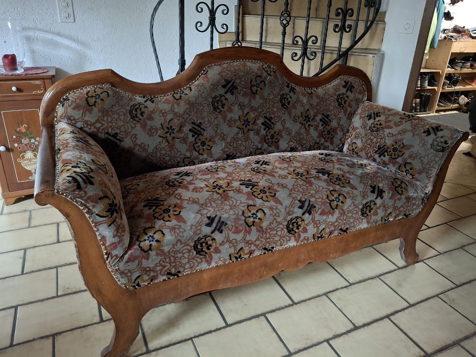 Sofas: Antikes Sofa (ev. Biedermeierstil?) – Gebraucht aus Winden von Teichmonster