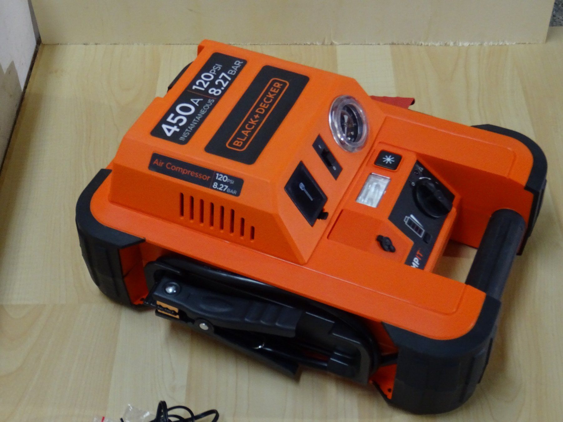 Caricabatterie: Starthilfe Jump Starter Black&Decker BDJS450l mit Kompressor – Usato da Rothrist venduto da heinrich1966 1