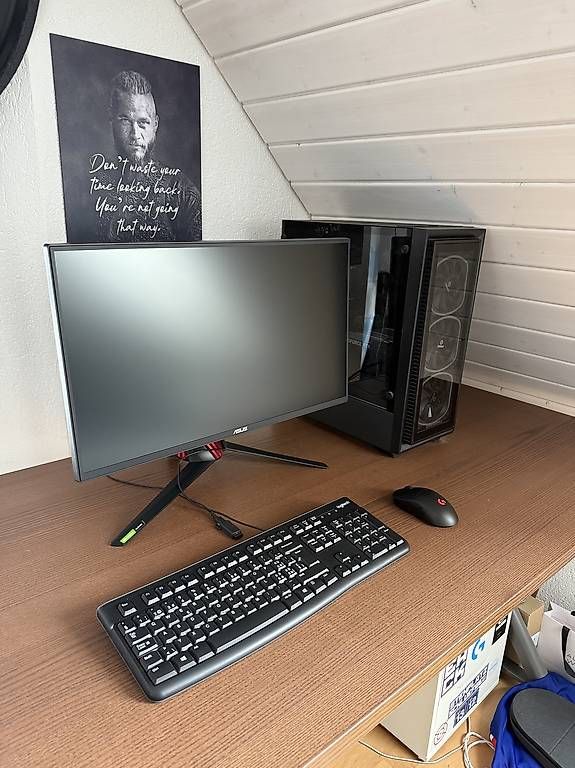PC: Gaming setup  preis vb – Usato da Freienstein venduto da dav_99hz