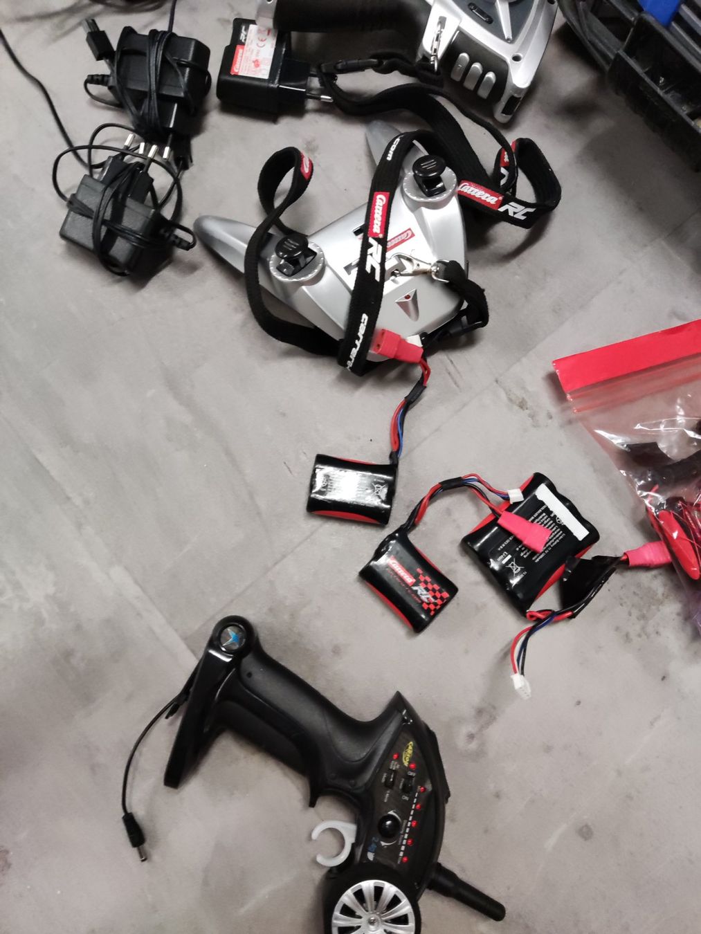 Carrera RC Modellbau: Rc Carrera ferngesteuertes Auto set – Defekt aus Mörschwil von  5