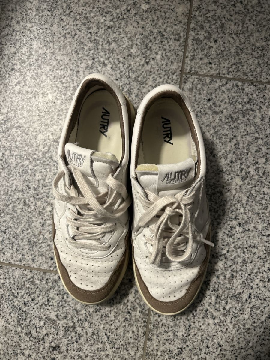 Scarpe da uomo: Autry Sneakers Weiss/Braun Grösse 41 – Nuovo (secondo la descrizione) da Kriens venduto da lor_2x76 1
