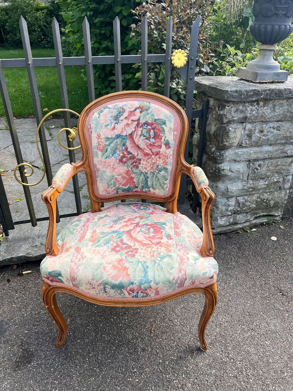 Poltrone: Kleiner Fauteuil Louis XV – Usato da Ostermundigen venduto da mapa9