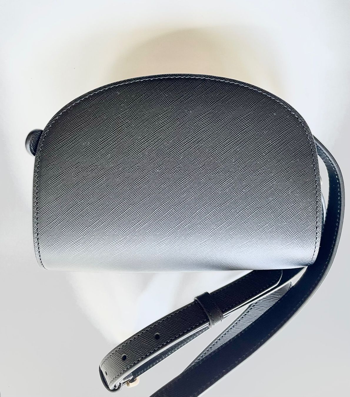 Apc Taschen für Damen: A.P.C. Half Moon bag – Neu (gemäss Beschreibung) aus Zürich von hol_bc6v 2