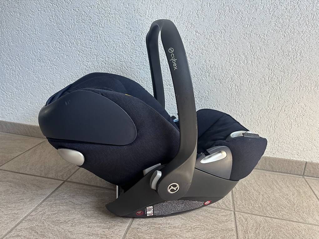 Sièges auto: Cybex Cloud Q Plus Autositz, Midnight Blue – D'occasion à Zollikon par nel_k5r2 1