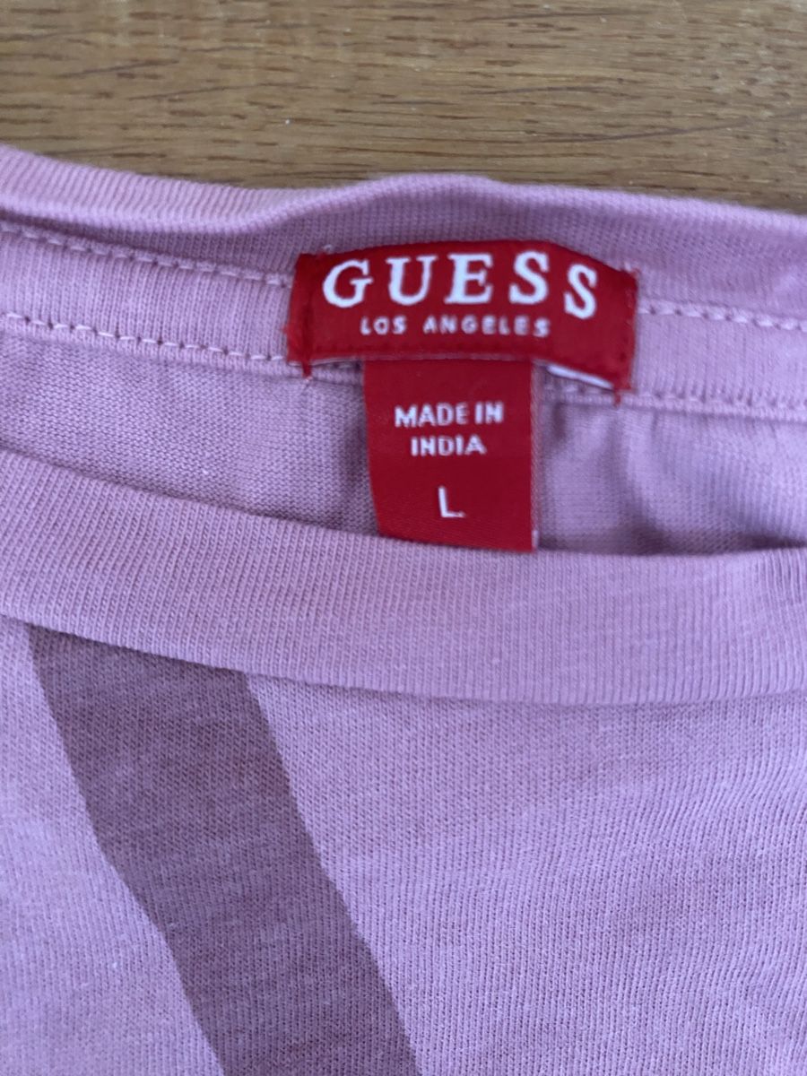 Guess Lotti di vestiti: Guess T-Shirt Set – Usato da Hämikon venduto da mic_shq2 1
