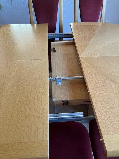 Tables: Ovaltisch mit 6.Stühlen – D'occasion à Maisprach par bru_7cq2 2