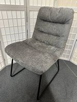 4 Stühle PINA Stoff Laura 108 grau Kufen Metall schwarz
