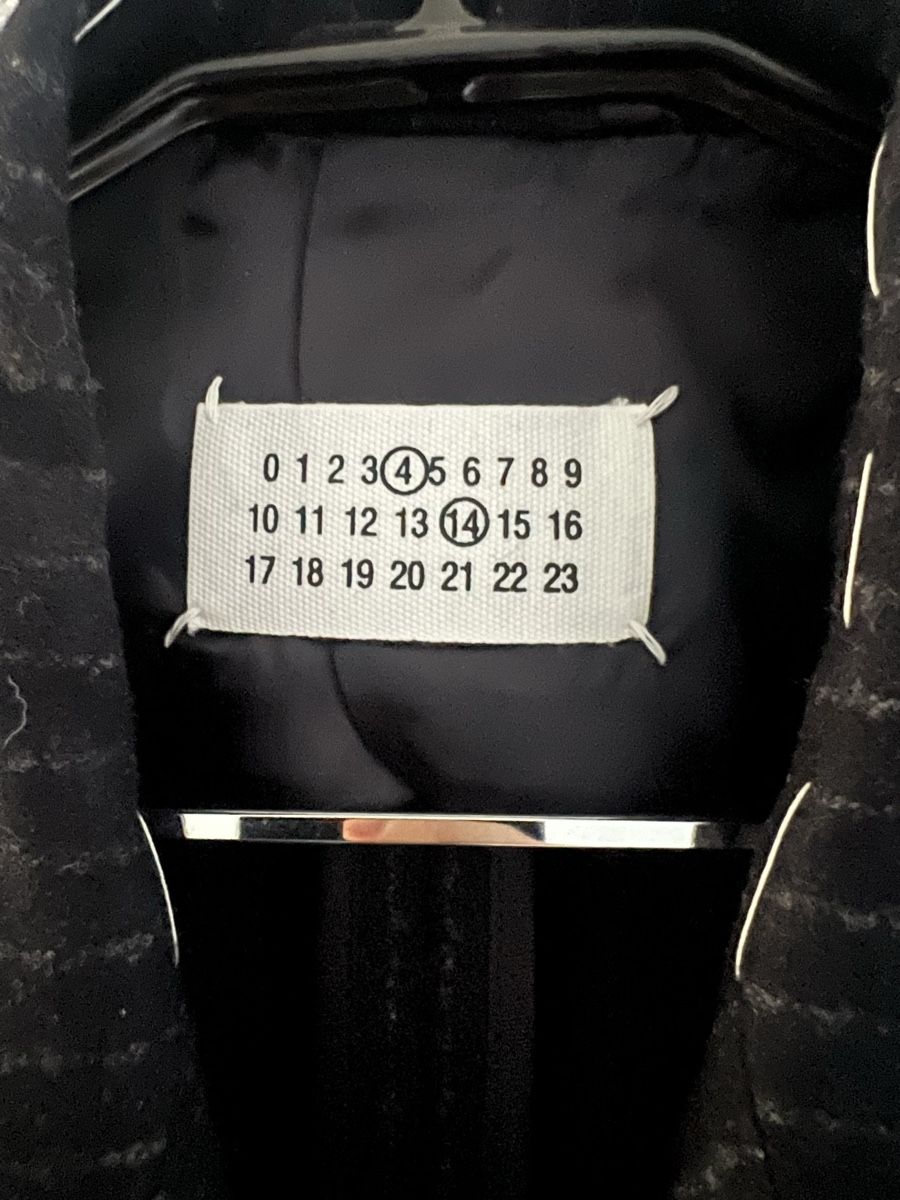 Chanel Anzüge & Kostüme: MAISON MARGIELA ungetragen – Neu und originalverpackt aus Zürich von ReStyle. 7
