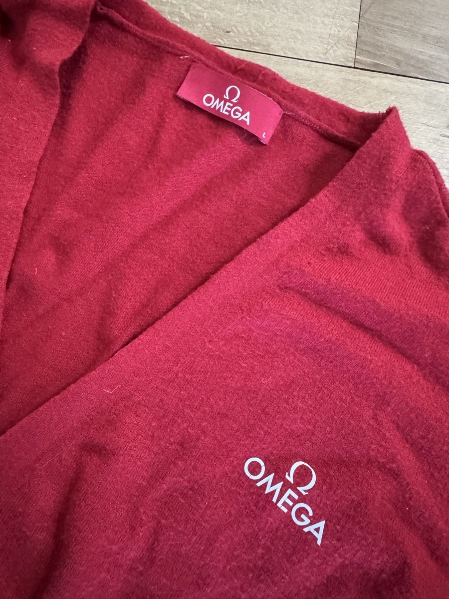 Pullover & Sweatshirts: Cardigan Omega – Gebraucht aus Zürich von Skalandianer