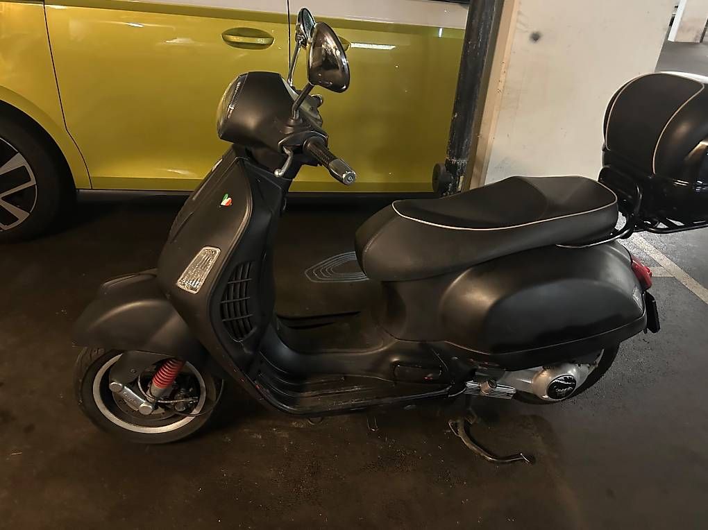 Scooter: Schwarzmatte Vespa  – Usato da Stachen venduto da mischa1301 1