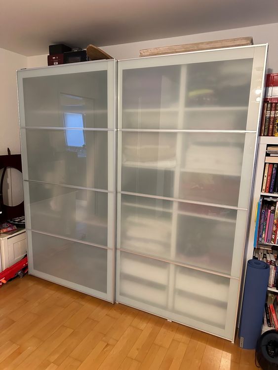 Ikea Kleiderschrank mit Glastüren | Kaufen auf Ricardo