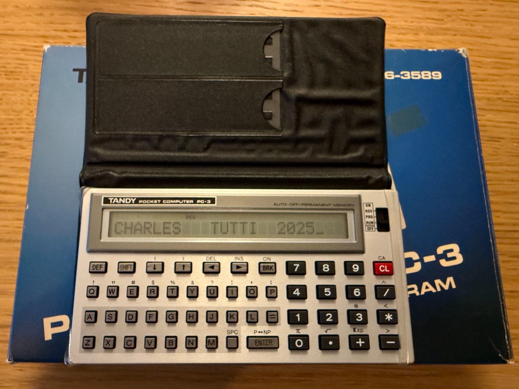 Calcolatrici tascabili: Calculatrice de poche Tandy PC-3,  étui + boit + manuel – Usato da Kloten venduto da Mumiiin 2