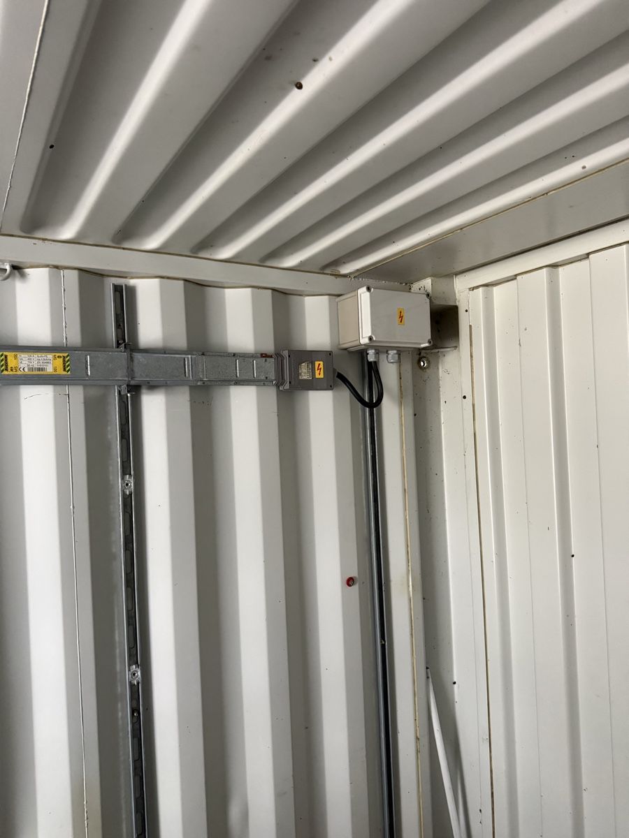 Sonstiges für Büro & Gewerbe: 20-Fuss Seecontainer / Lagercontainer mit Elektroinstallatio – Gebraucht aus Balsthal von JaBaIndustrie 6