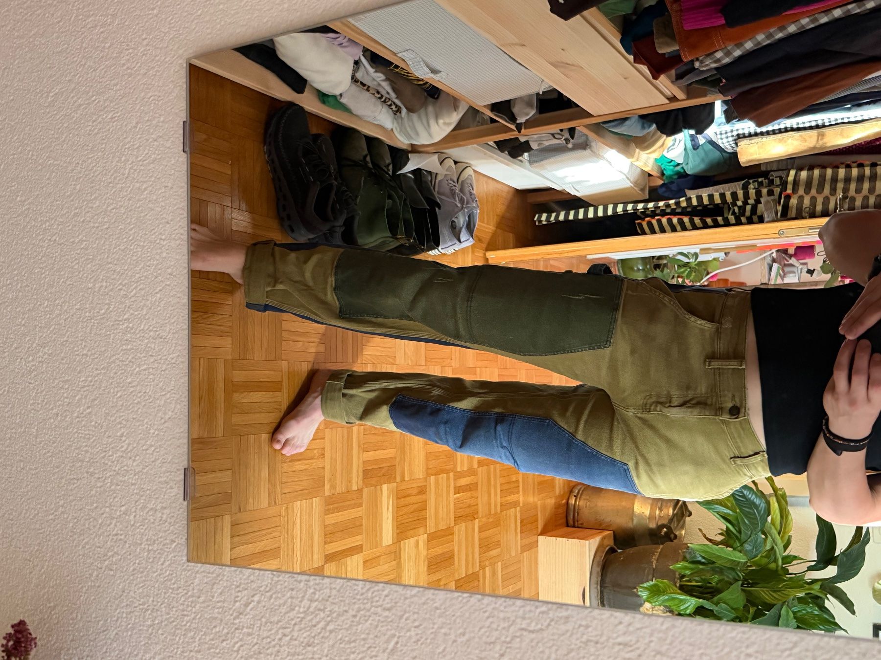 Guess Hosen: Trendy patchwork trousers, guess – Gebraucht aus Dietikon von dom_pvq5
