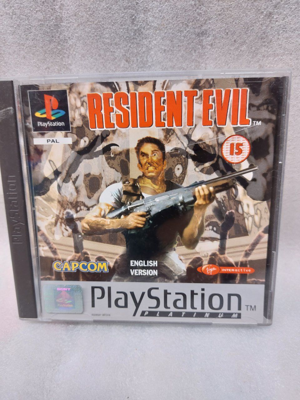 Sony Jeux: Resident Evil - PLATINUM - PlayStation 1 – D'occasion à Pambio Noranco par Pol69