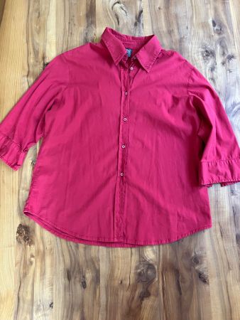 schöne, rote Sommerbluse von Think Pink