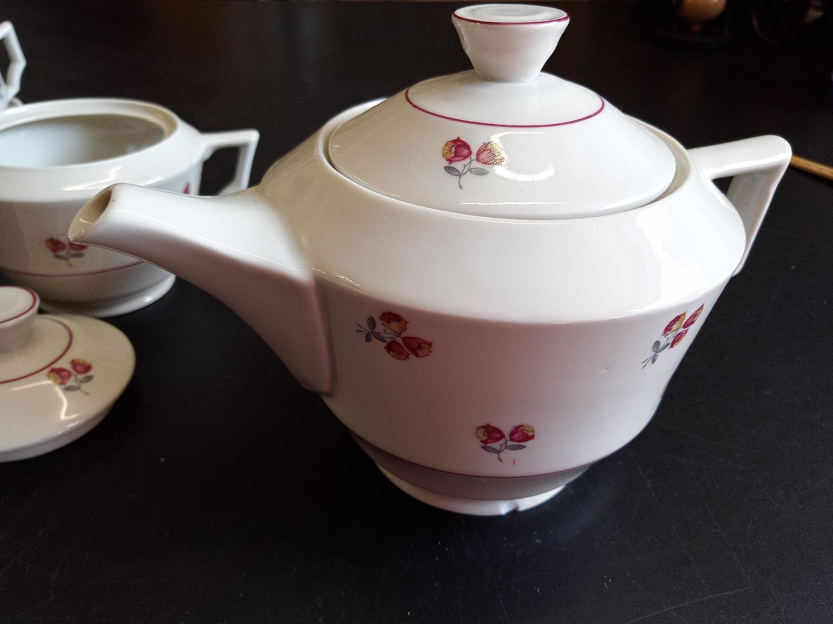 Set di piatti: Langenthal Teeservice 6Personen - Tee Geschirr Set – Usato da Reiden venduto da Zofi-Brocki 5