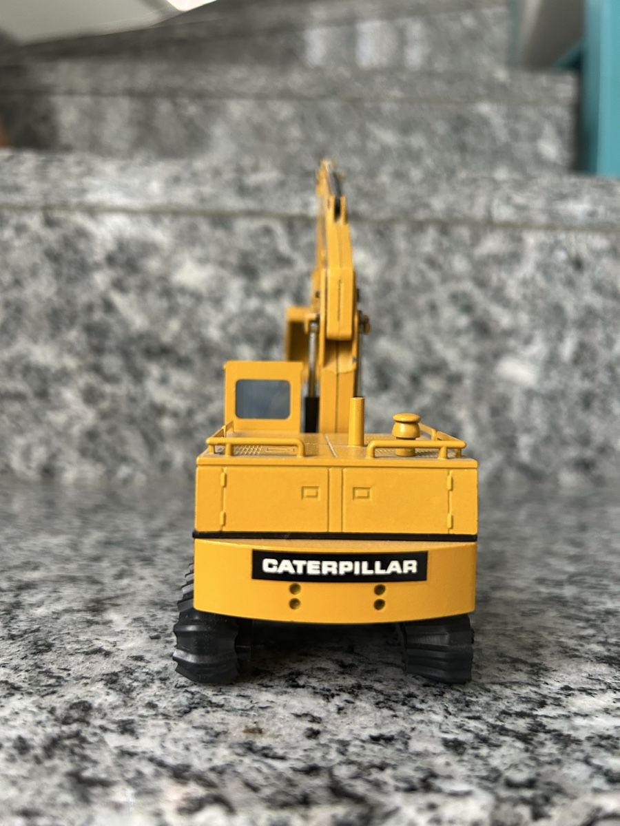 Caterpillar Kit di modellismo & Modellini statici: Cat 215, 1:50 , NZG – Usato da Horw venduto da Tigercat635 1