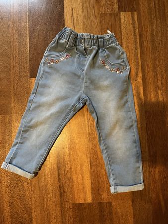 Süsse Mädchen-Jeans mit Stickereien, C&A 86