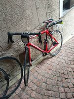 Vendo Pinarello Paris carbonio rossa + accessori
