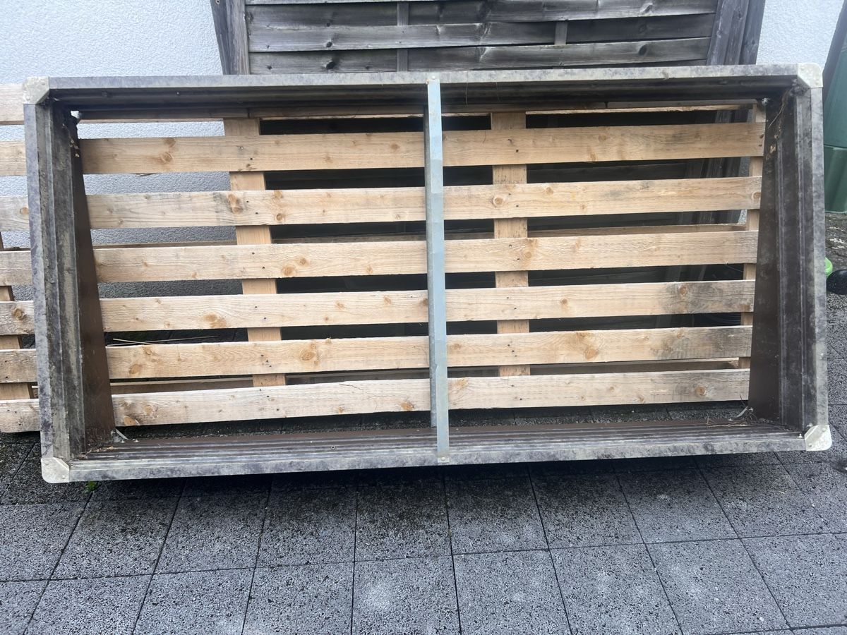 Vasi per fiori: Metall-Rahmen für (Hoch-)beet – Usato da Thun venduto da Siladi