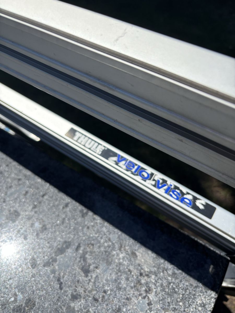 Thule Portapacchi: Thule Dachträger mit drei Thule Velo Trägerelementen – Usato da Wabern venduto da vou 4