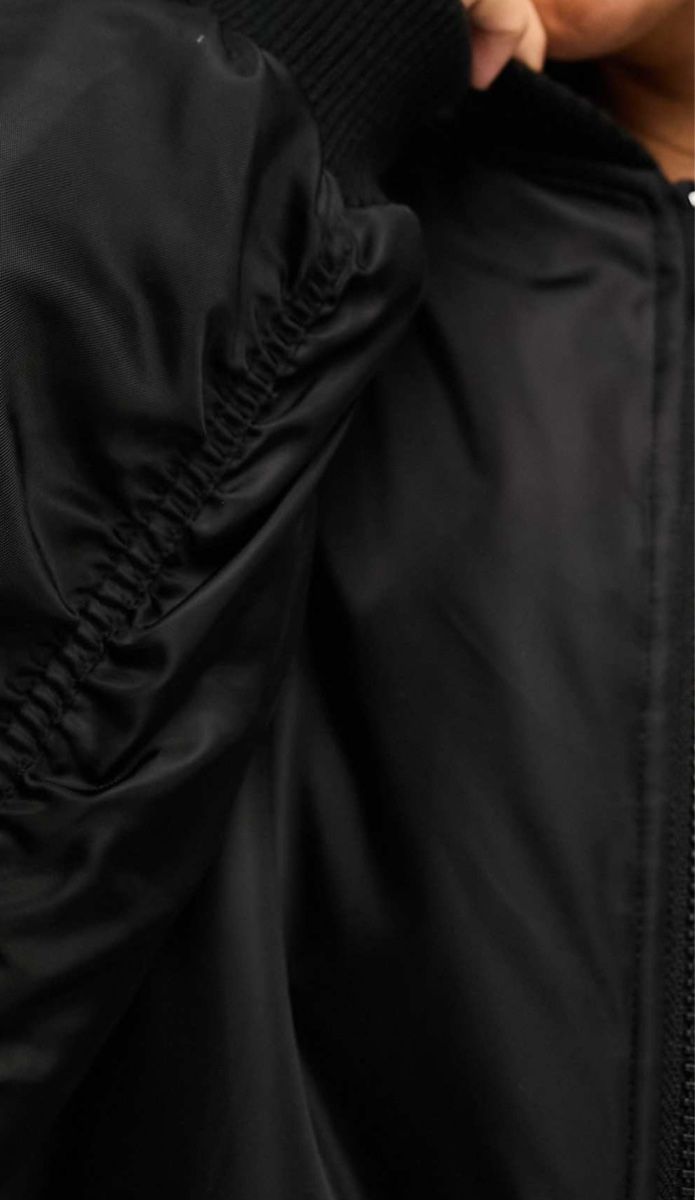 Giacche: Oversized Black Bomber Jacket, Like New! – Usato da Glattpark(Opfikon) venduto da der_dh8z 2