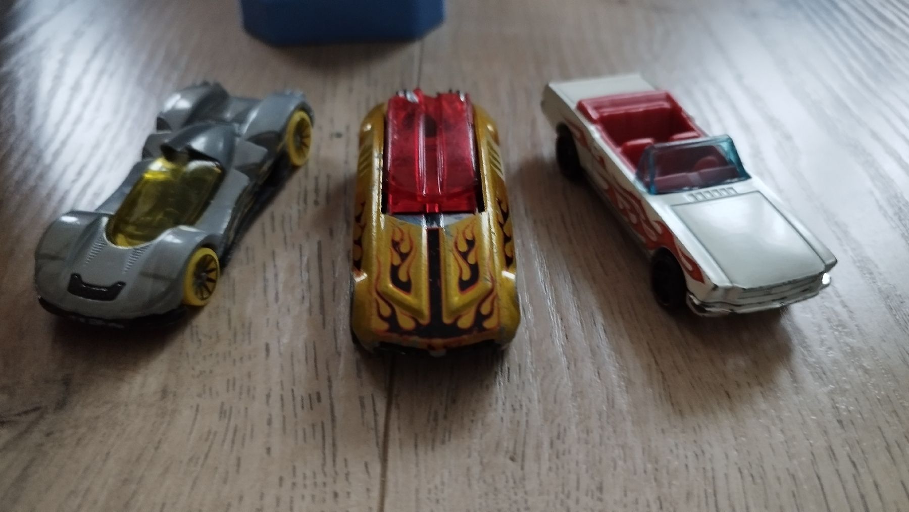 Hot Wheels Giocattoli: HotWheels - Rennbahn mit Batterie  – Usato da Niederbipp venduto da noirblanc1 1
