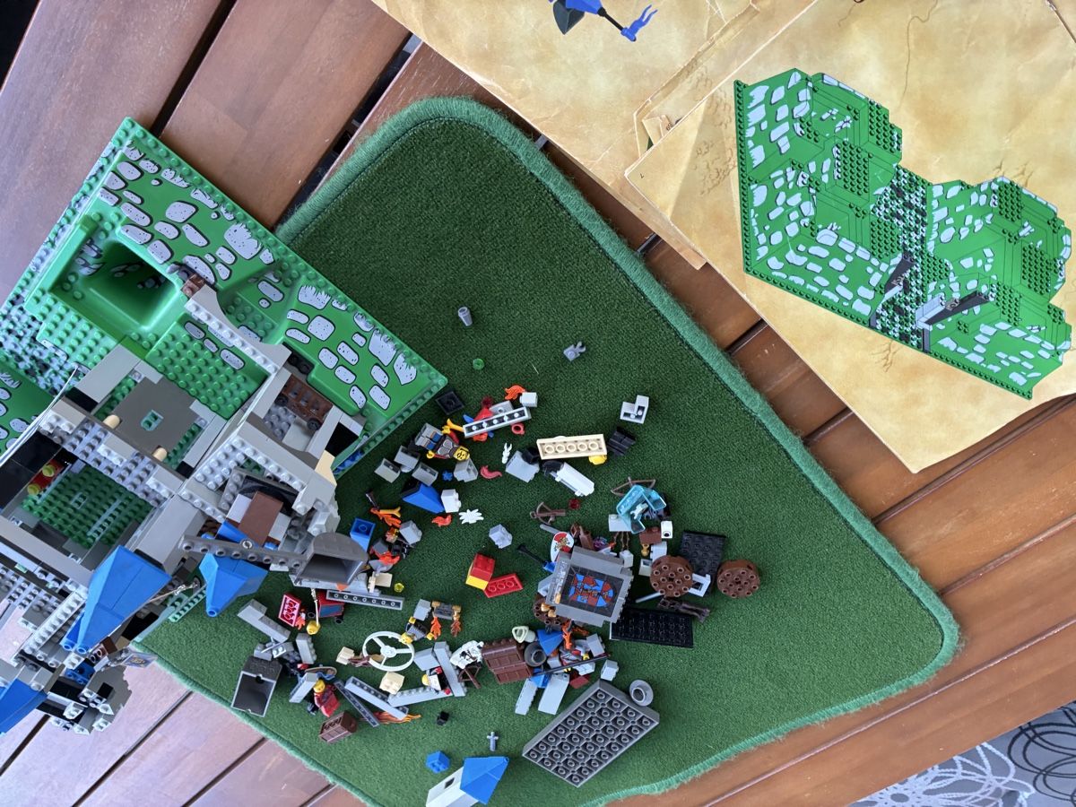Lego Kit di costruzioni: Lego Burg – Usato da Schüpbach venduto da Tluky 1