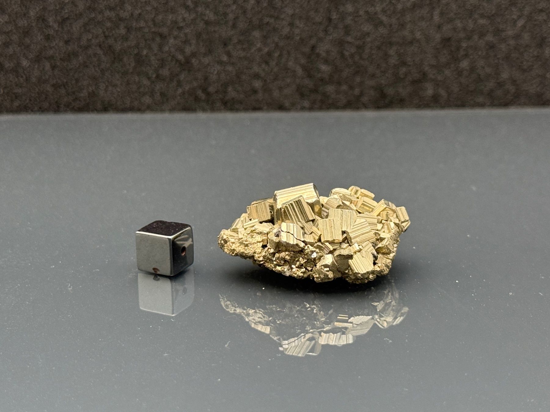 Mineralien & Heilsteine: Pyrite brut cluster cubes - Mineral – Gebraucht aus Vésenaz von RMShop