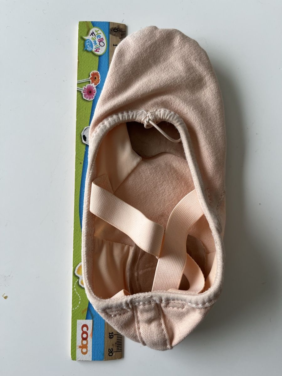 Decathlon Scarpe per ragazze: Rosa Ballettschuhe. Gr 30-31 – Usato da Vaglio venduto da Irukaijiu 2