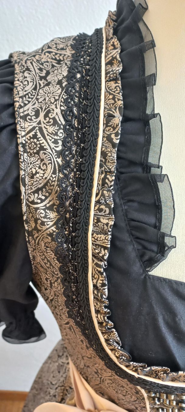 Costumes: Krüger Dirndl mit Bluse – Neuf (Voir description) à Grüningen par selinasearching 1