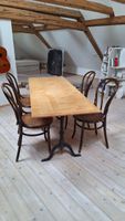 Bistro Tisch Eiche 160x65x75 mit Gusseisenfüssen dazu 4 Bugh