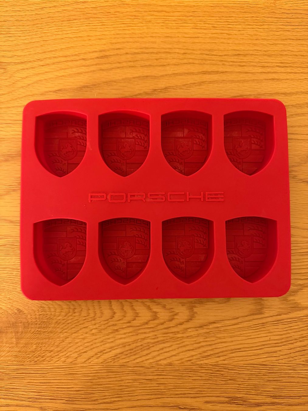Backformen: Porsche Eiswürfelform neu – Gebraucht aus Zürich von fkocovski