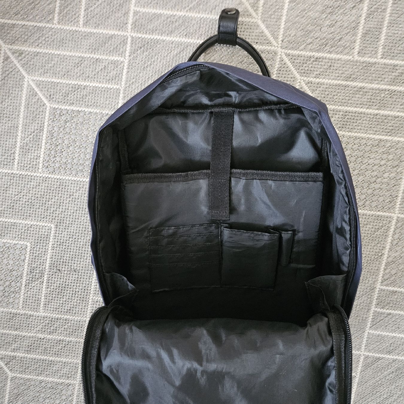 Zaini: Rucksack mit Laptopfach – Usato da Bern venduto da naaa000xci 3