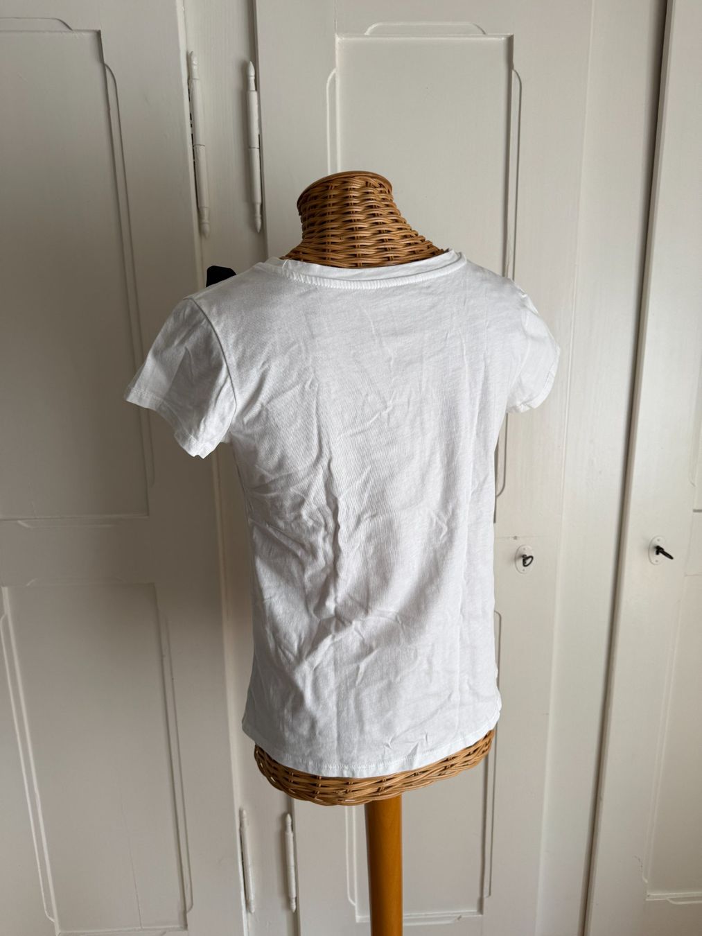 T-shirt: T-Shirt weiss mit schwarzen Blumen S – Usato da Zürich venduto da Diazaio 2