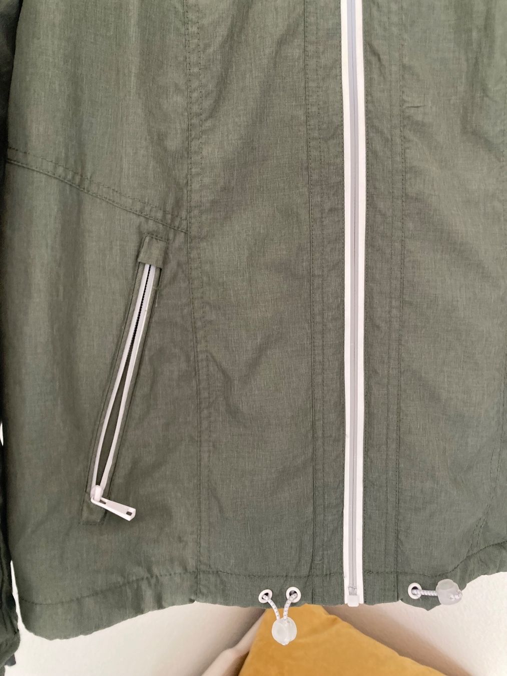 Cecil Jacken: Veste Cecil outerwear gris-vert XS – Gebraucht aus Epalinges von 7h48k 5