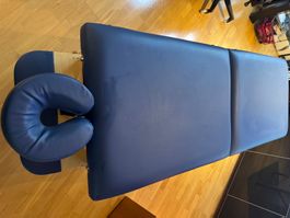 Massageliege blau faltbar mit Kopfteil neuwertig